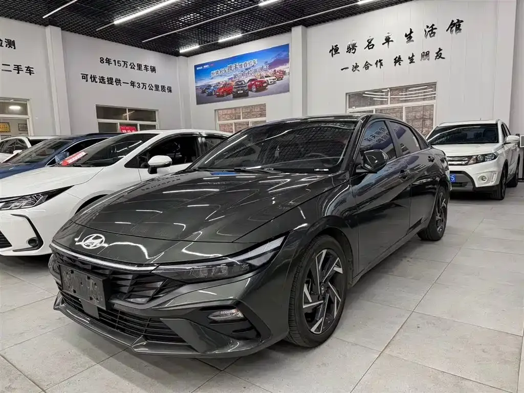 Hyundai Elantra 2023 из CN, фото 1