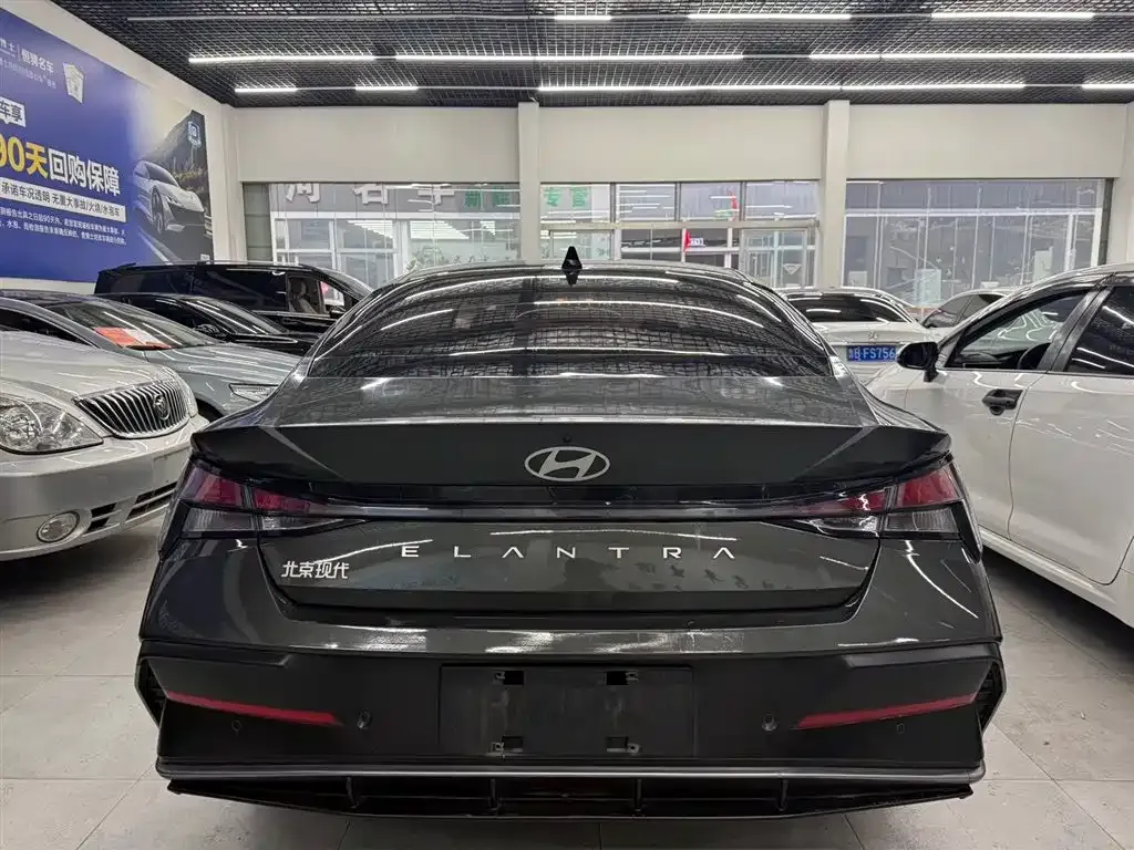 Hyundai Elantra 2023 из CN, фото 8