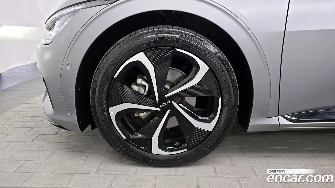 Kia EV6 — фото 6
