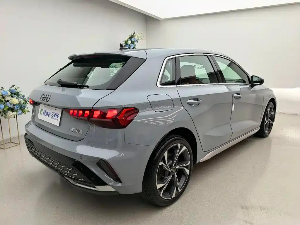 Audi A3 2024 из CN, фото 2