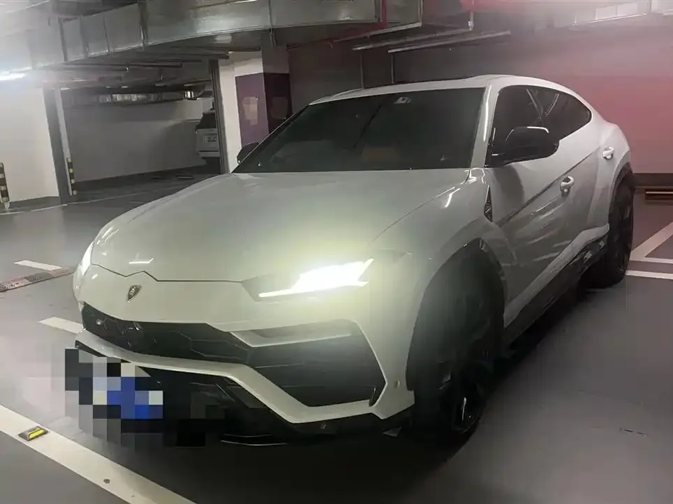 Lamborghini Urus 2023 из CN, фото 1