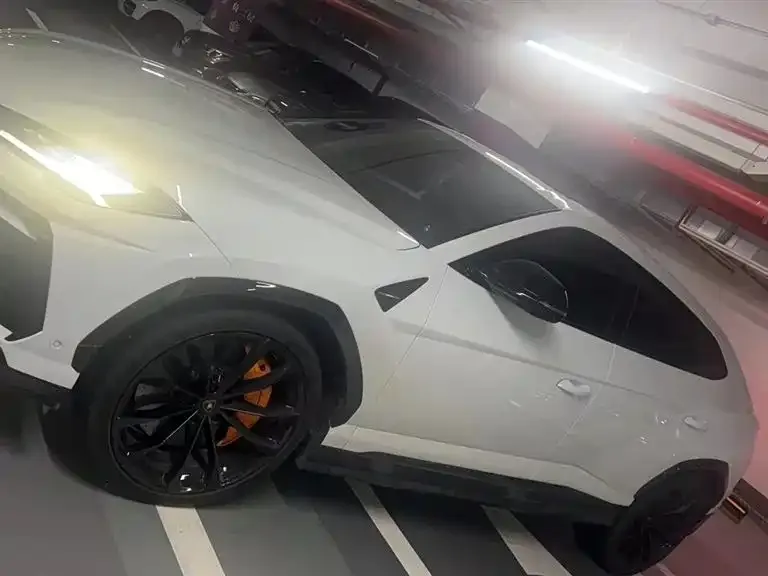 Lamborghini Urus 2023 из CN, фото 3