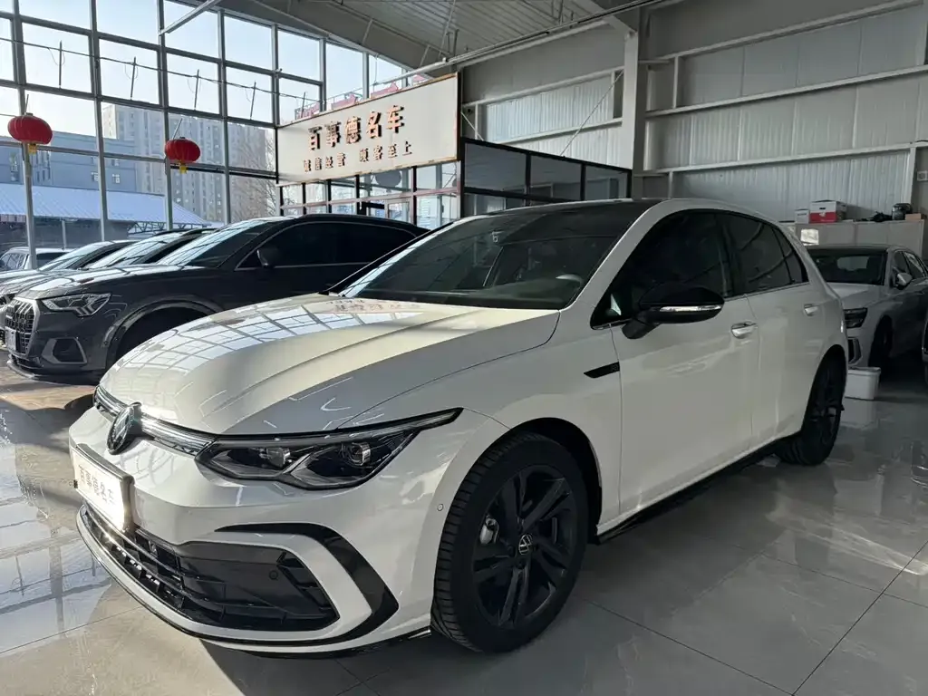Volkswagen Golf 2023 из CN, фото 1