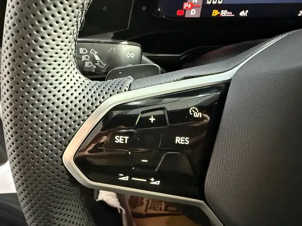Volkswagen Golf 2023 из CN, фото 6