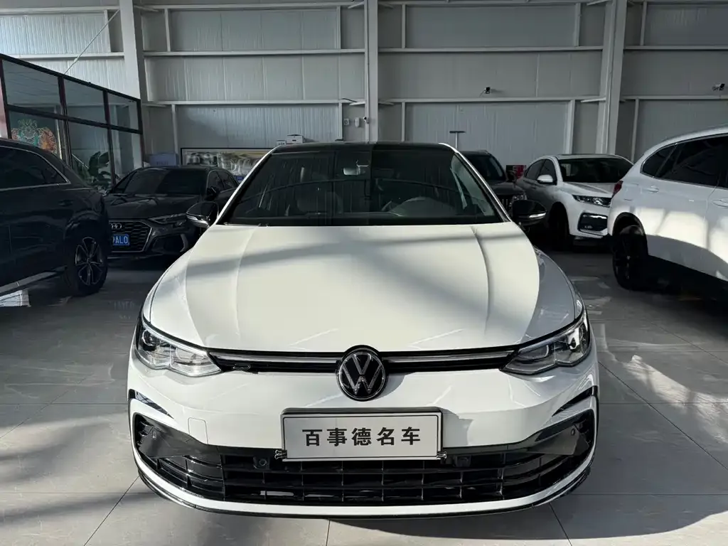 Volkswagen Golf 2023 из CN, фото 5