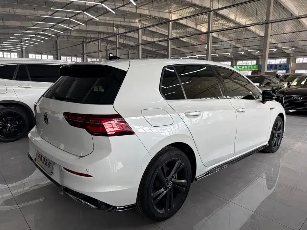 Volkswagen Golf 2023 из CN, фото 7