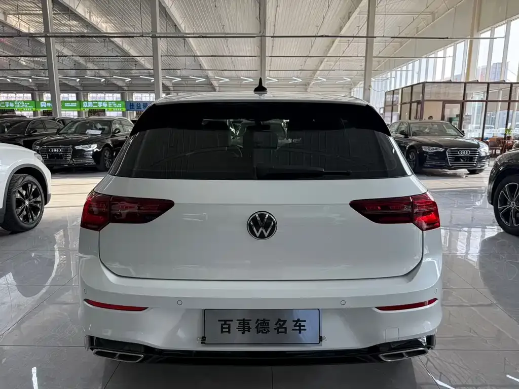 Volkswagen Golf 2023 из CN, фото 8