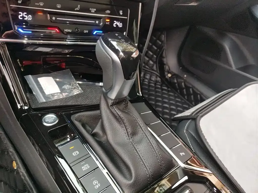 Volkswagen Passat 2024 из CN, фото 8