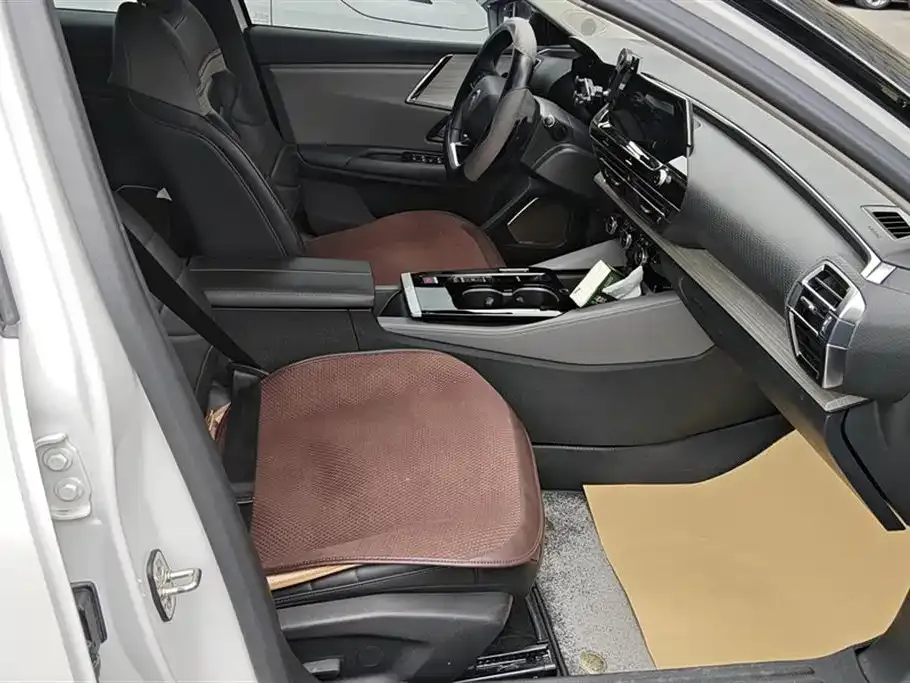 Citroen C5 X 2023 из CN, фото 5