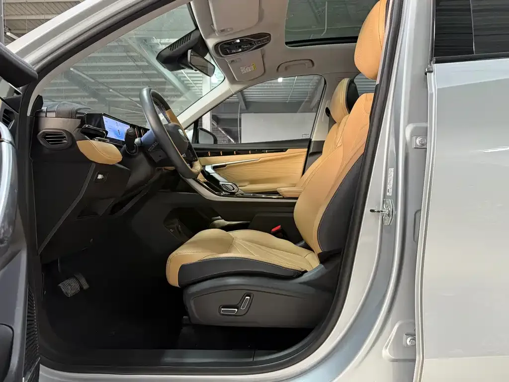 Geely Boyue L 2023 из CN, фото 4