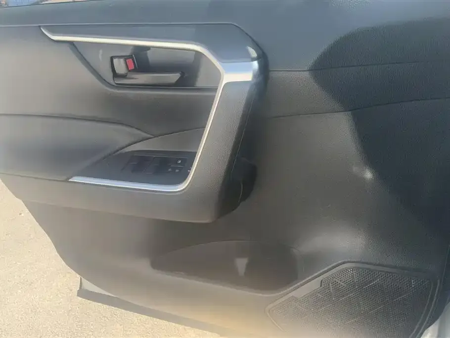 Toyota Wildlander 2023 из CN, фото 2