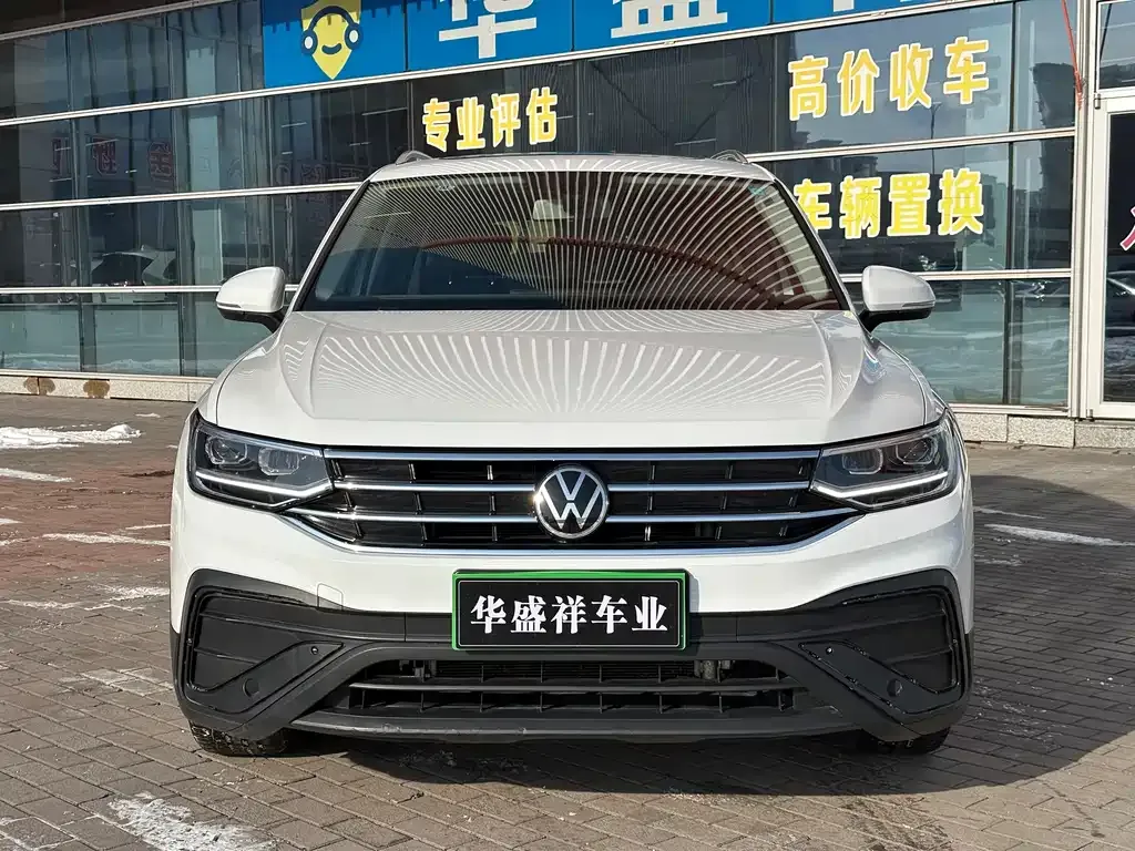 Volkswagen Tiguan L 2023 из CN, фото 1