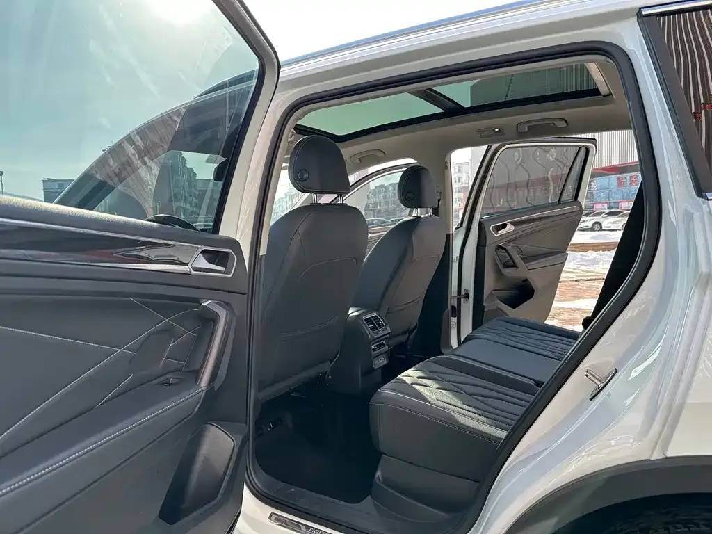 Volkswagen Tiguan L 2023 из CN, фото 9
