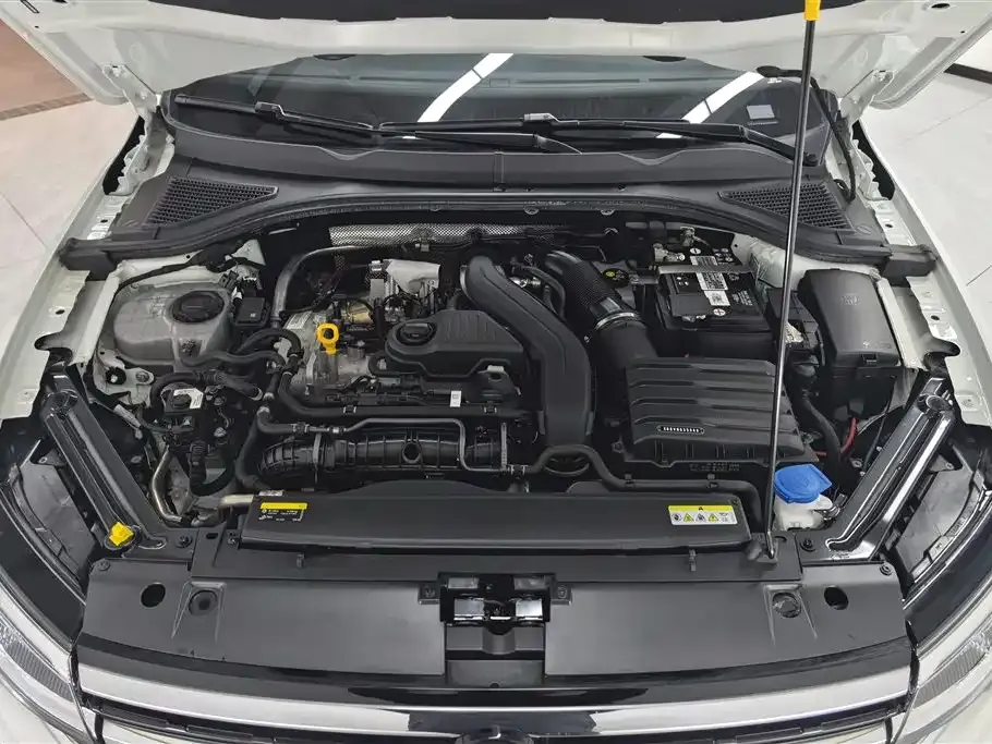 Volkswagen Bora 2023 из CN, фото 10