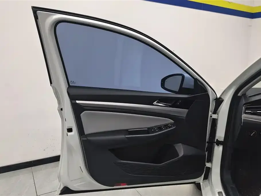 Volkswagen Bora 2023 из CN, фото 7