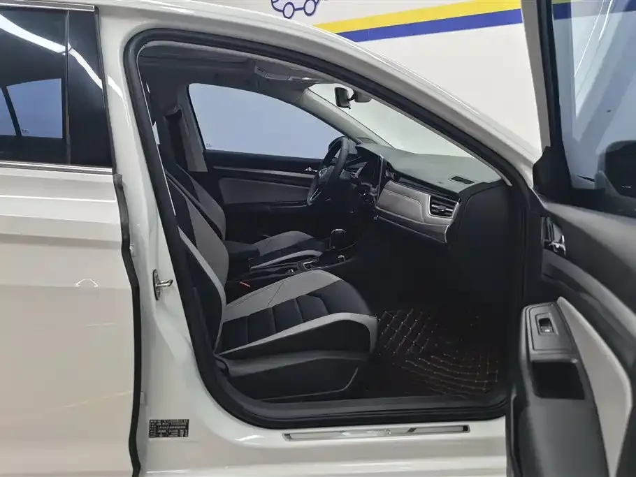 Volkswagen Bora 2023 из CN, фото 4
