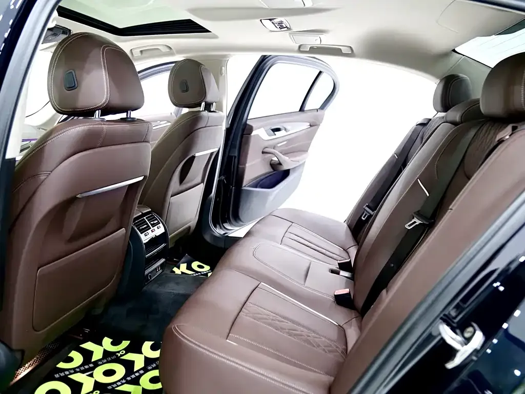 BMW 5 Series 2024 из CN, фото 7