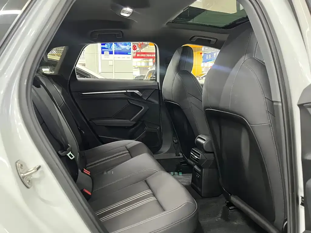Audi A3 2023 из CN, фото 9