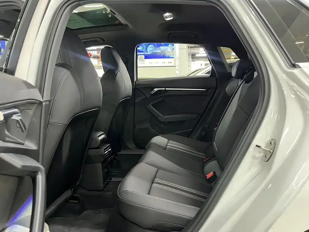 Audi A3 2023 из CN, фото 7
