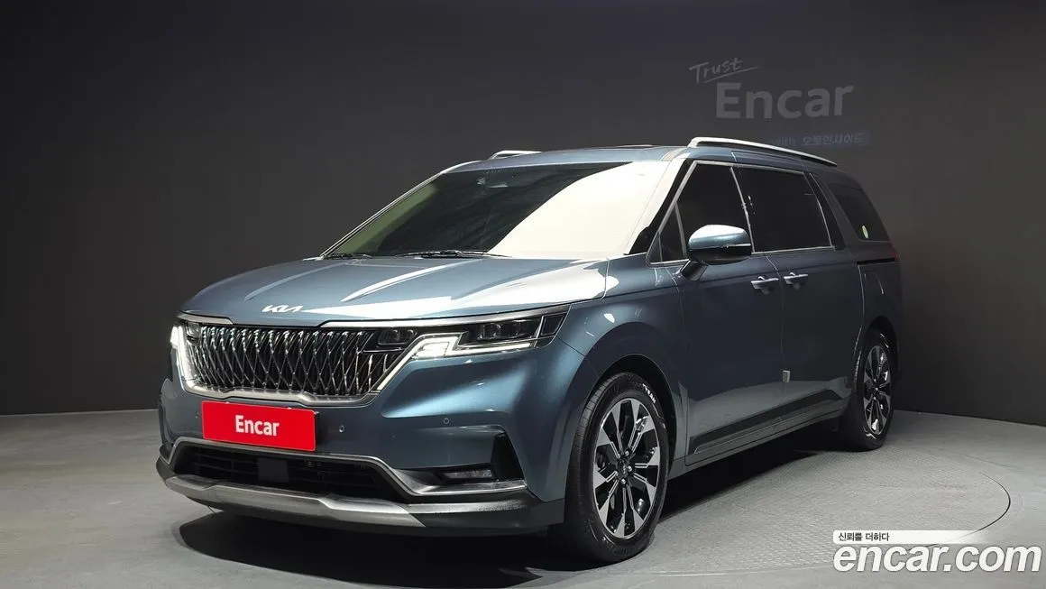Kia Carnival — фото 1