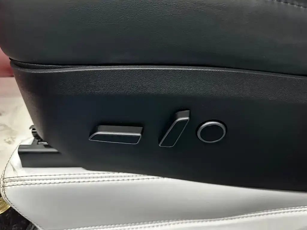 Tesla Model Y 2023 из CN, фото 7