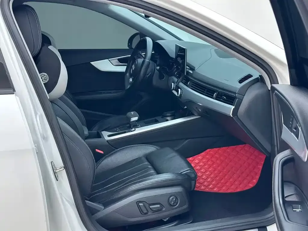 Audi A4L 2023 из CN, фото 10