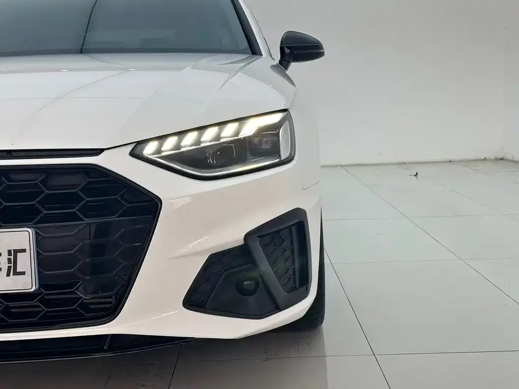 Audi A4L 2023 из CN, фото 3