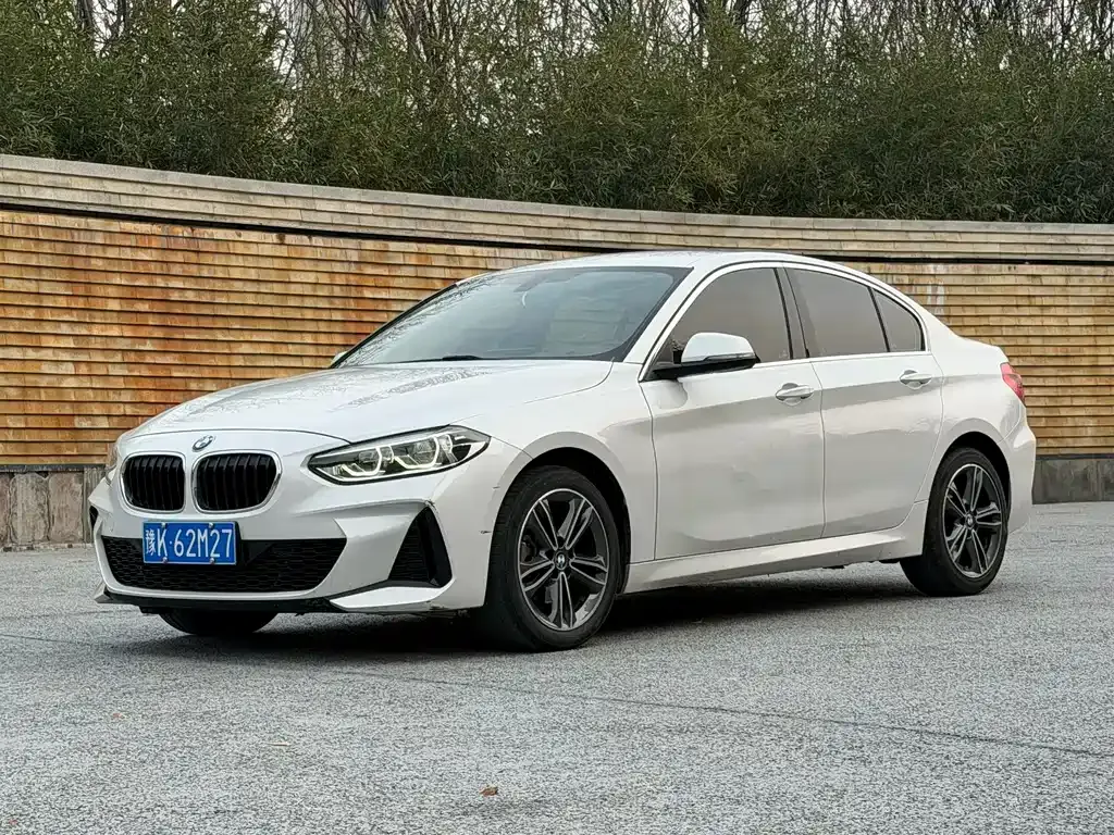 BMW 1 Series 2022 из CN, фото 1