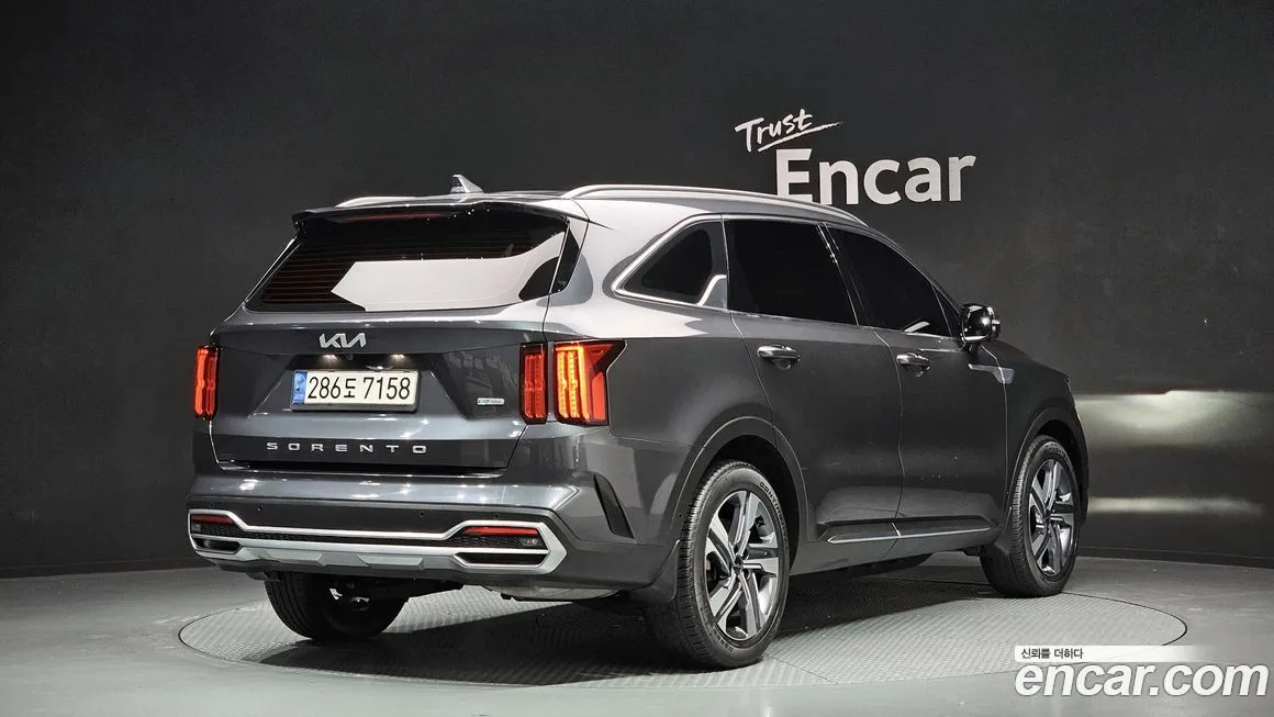 Kia Sorento — фото 8
