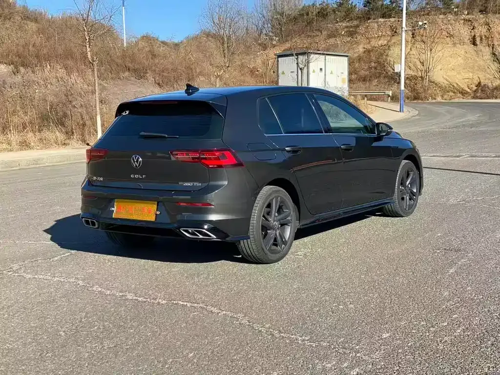 Volkswagen Golf 2024 из CN, фото 4