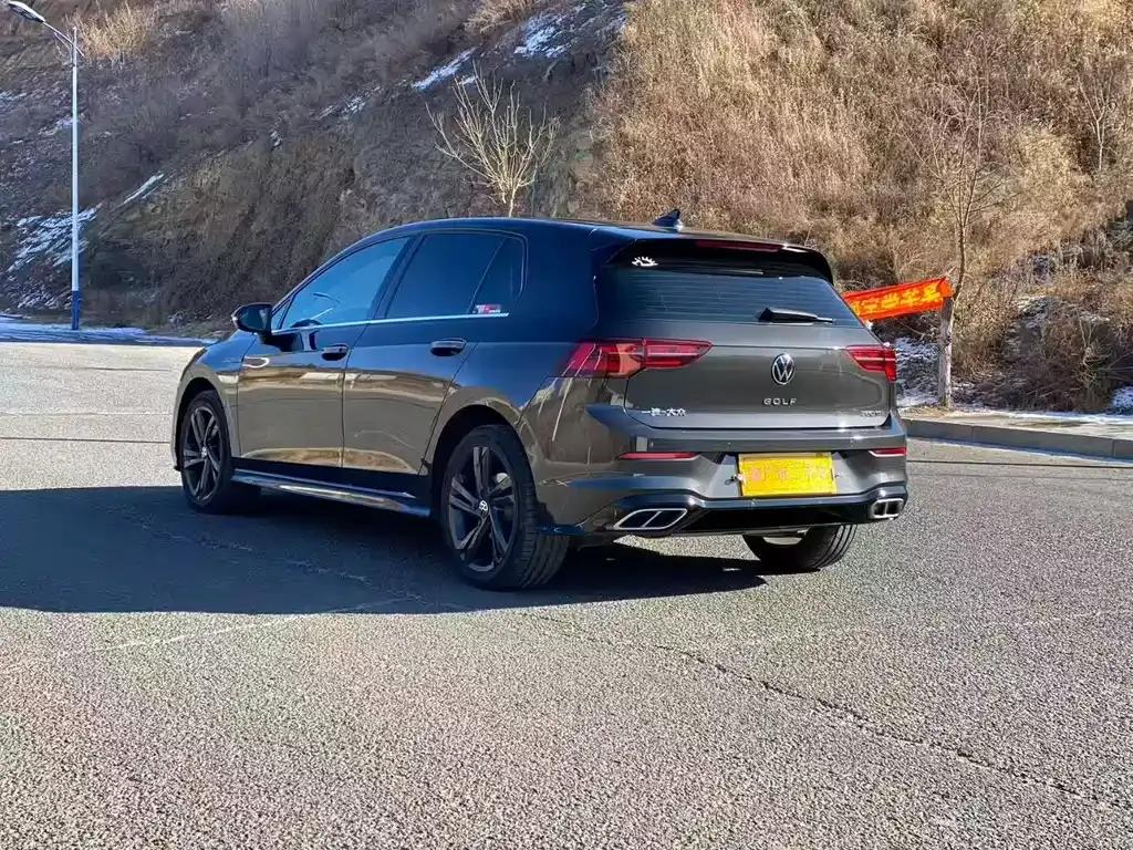 Volkswagen Golf 2024 из CN, фото 8