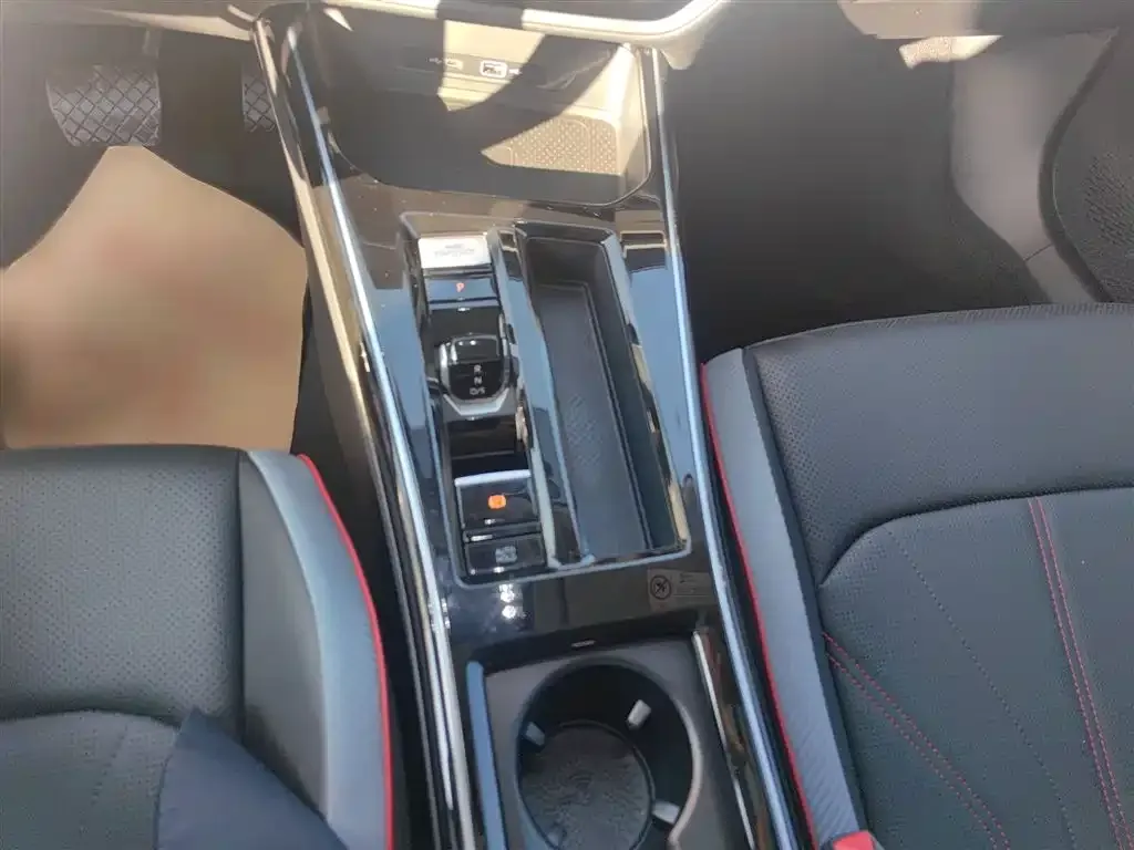 Volkswagen Lamando 2023 из CN, фото 10