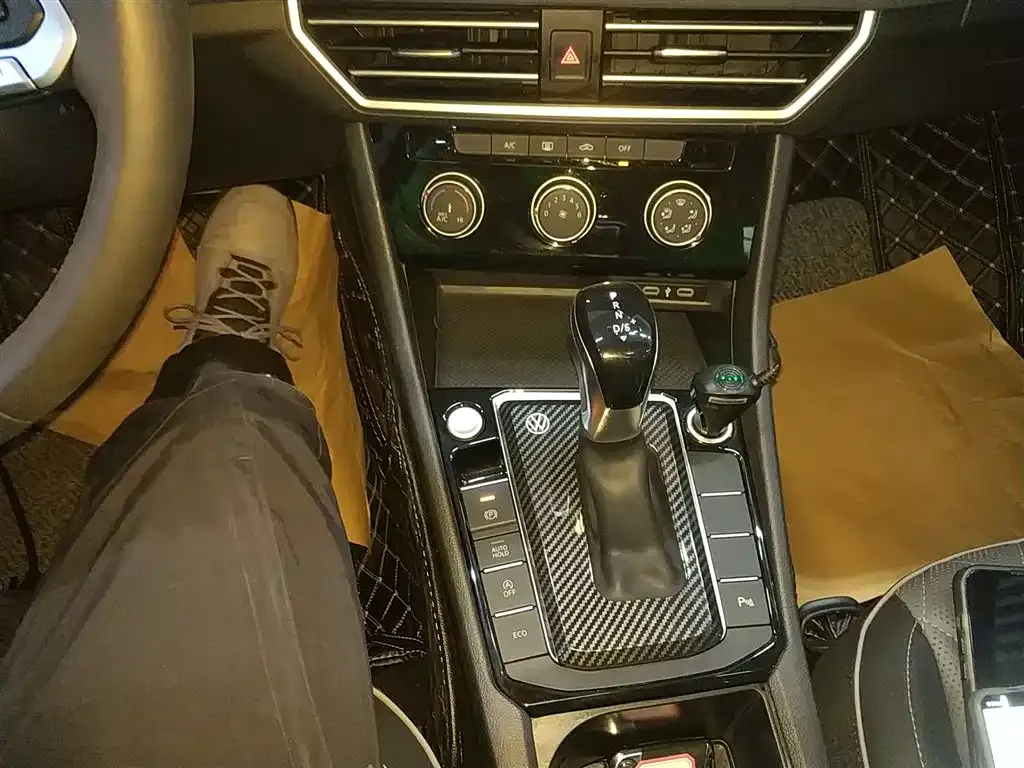 Volkswagen Sagitar 2024 из CN, фото 6
