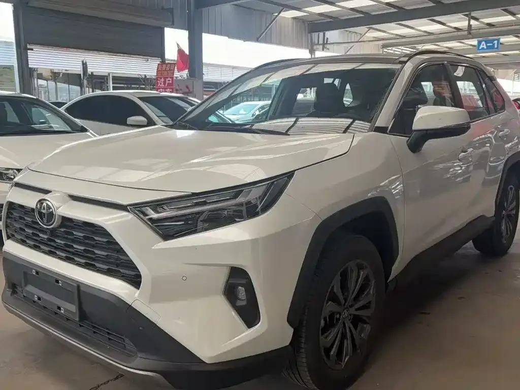 Toyota RAV4 2025 из CN, фото 1