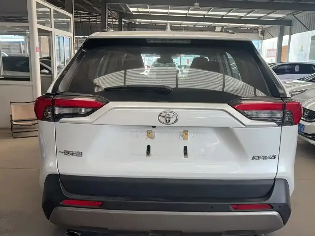 Toyota RAV4 2025 из CN, фото 10