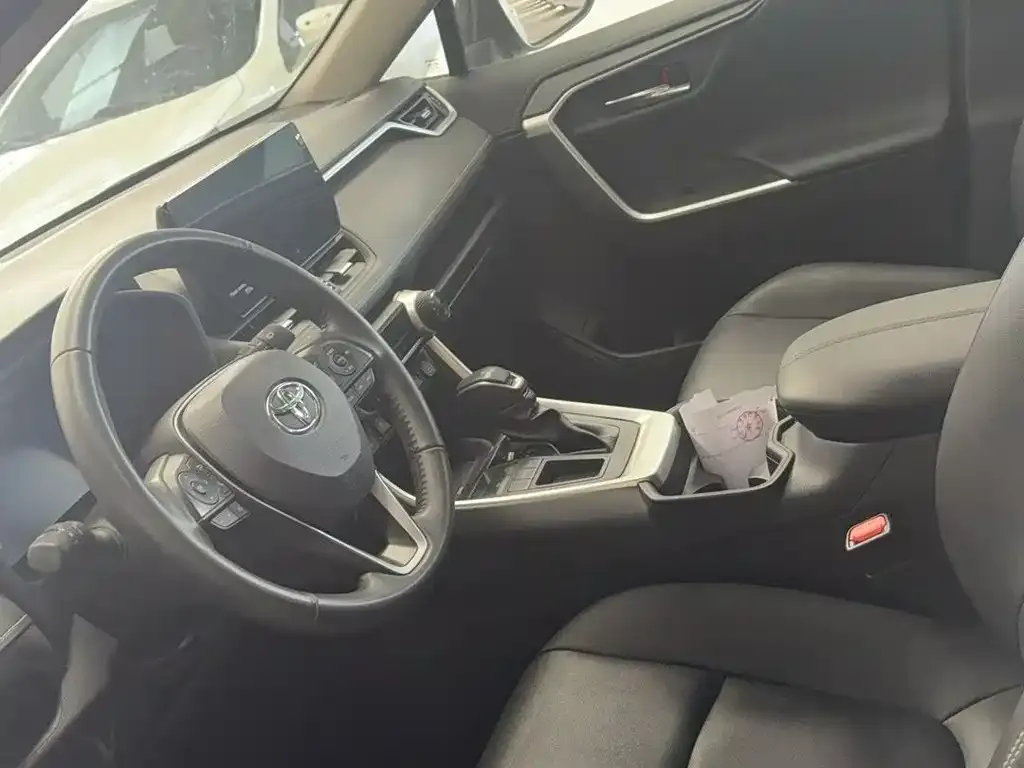 Toyota RAV4 2025 из CN, фото 6