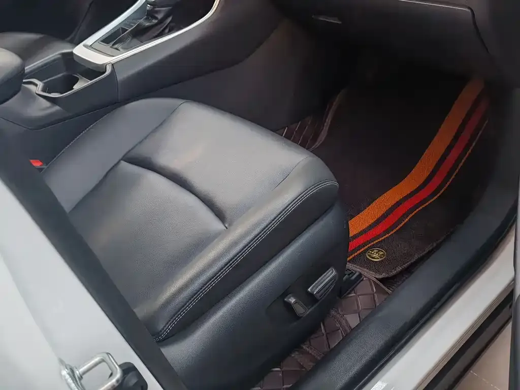 Toyota RAV4 2025 из CN, фото 8