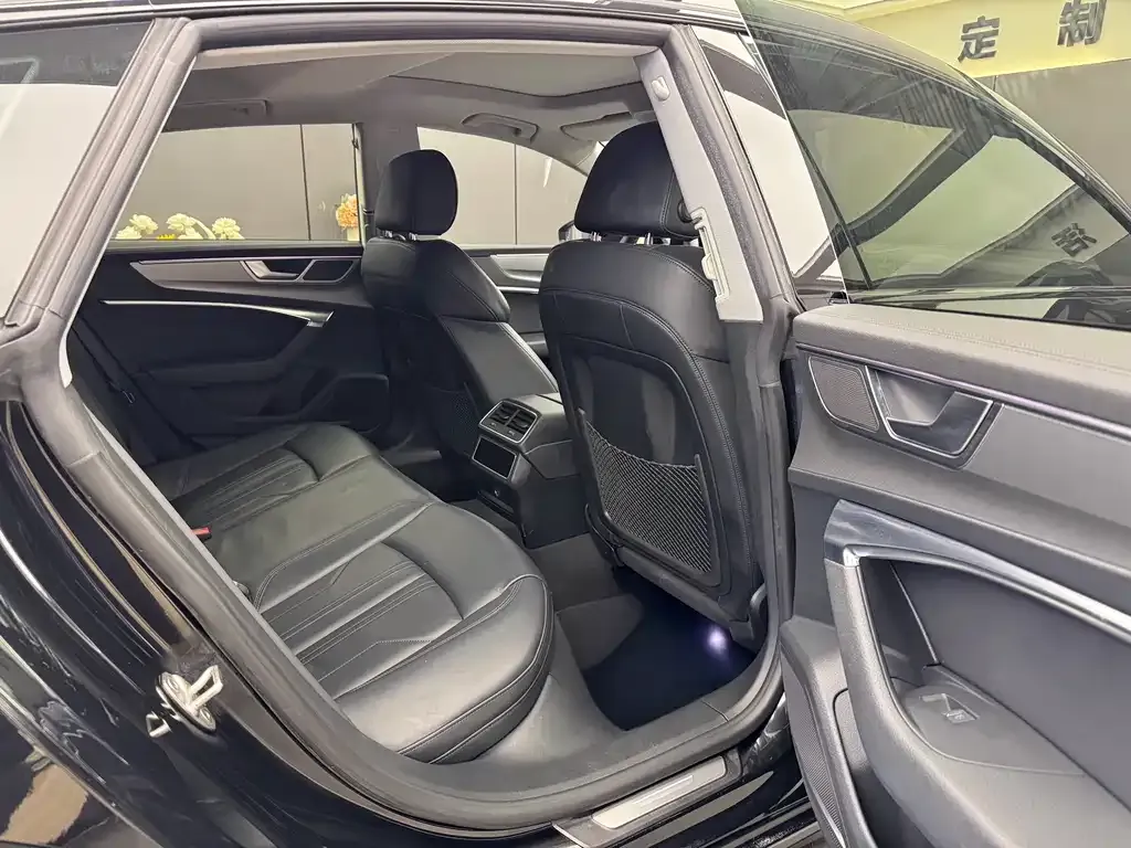 Audi A7 2022 из CN, фото 10
