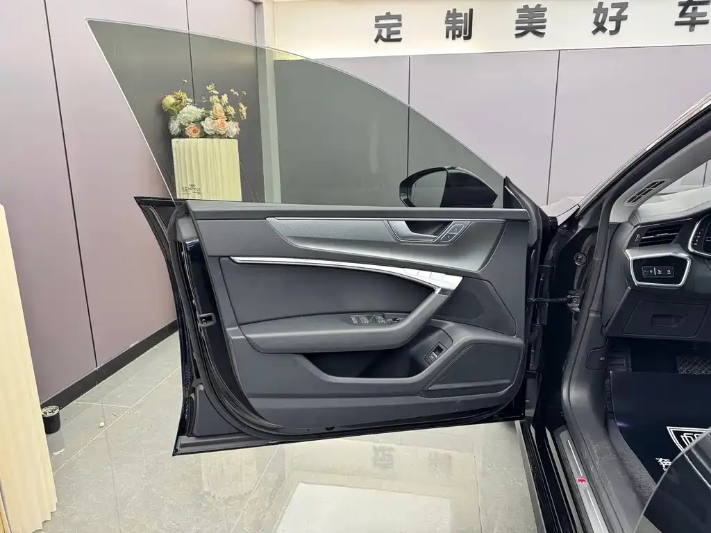 Audi A7 2022 из CN, фото 8