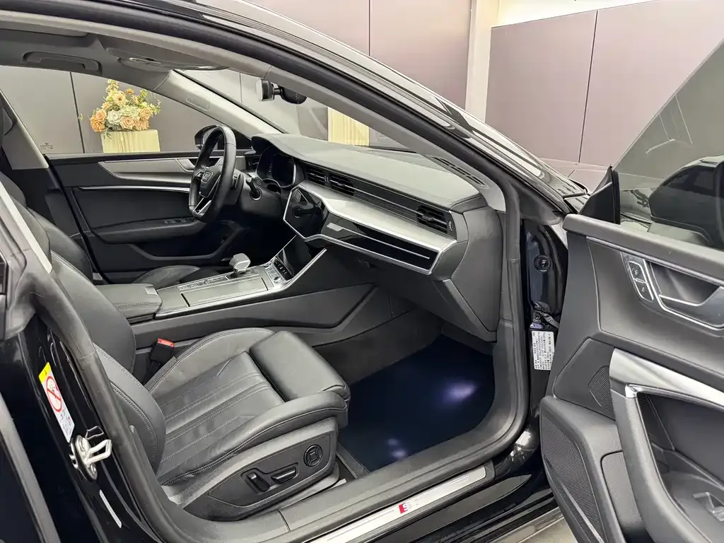 Audi A7 2022 из CN, фото 9