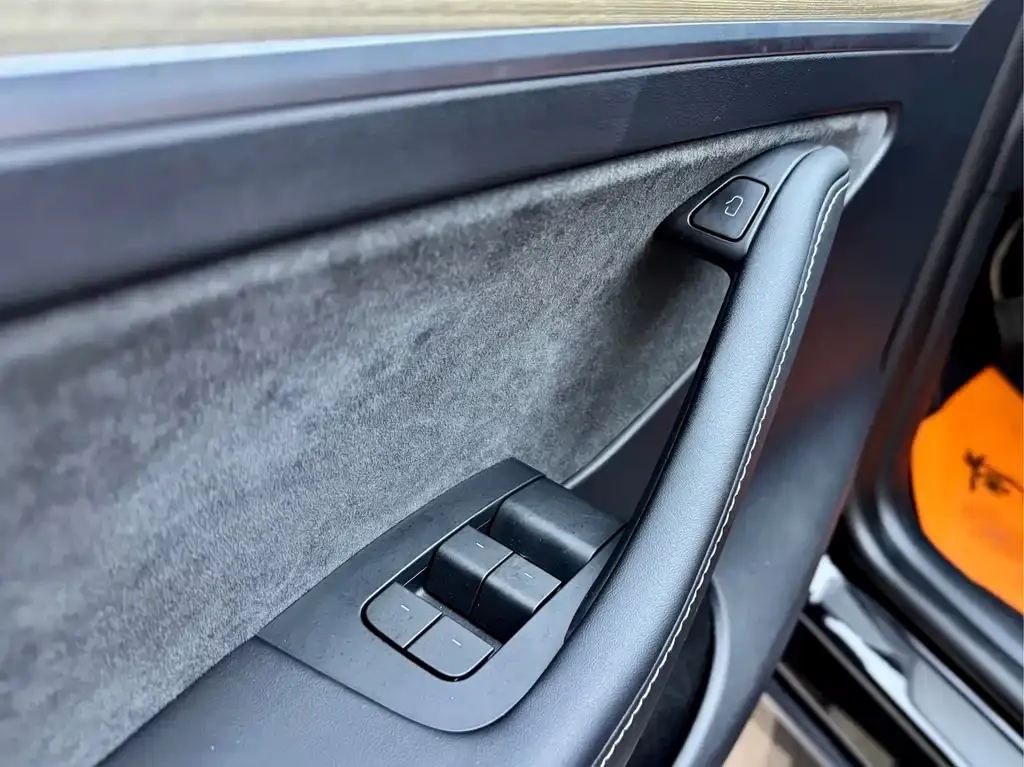 Tesla Model Y 2023 из CN, фото 10