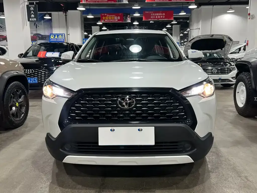 Toyota Corolla Cross 2024 из CN, фото 1