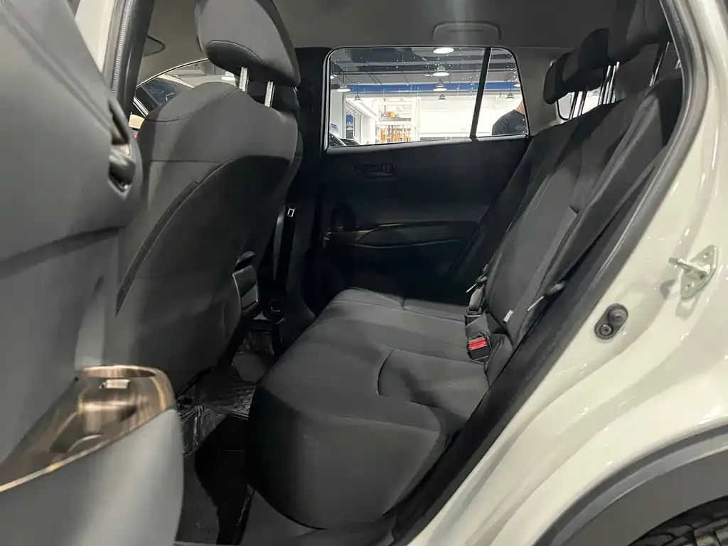 Toyota Corolla Cross 2024 из CN, фото 3