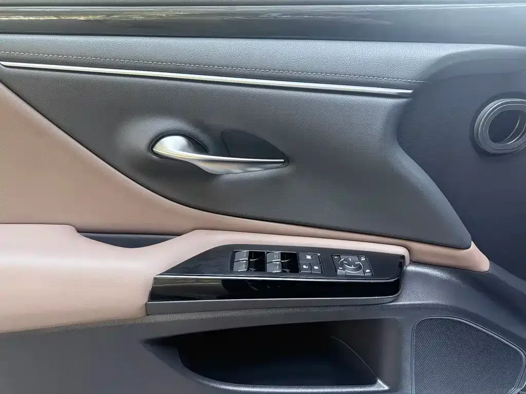 Lexus ES 2023 из CN, фото 4