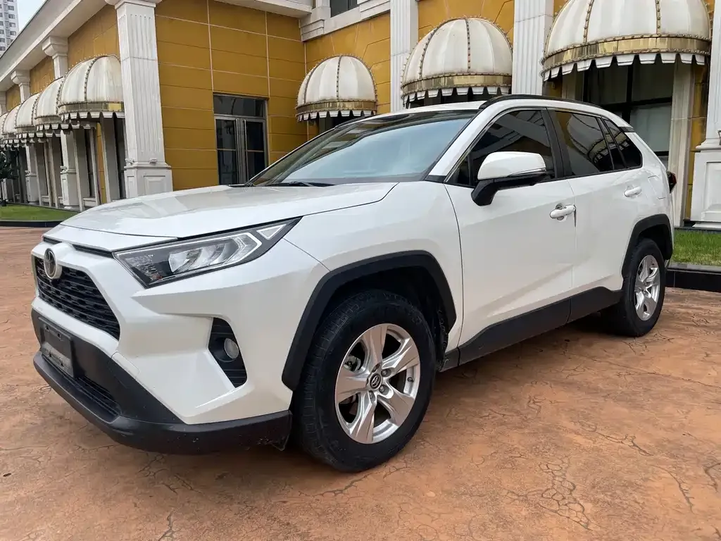 Toyota RAV4 2021 из CN, фото 1