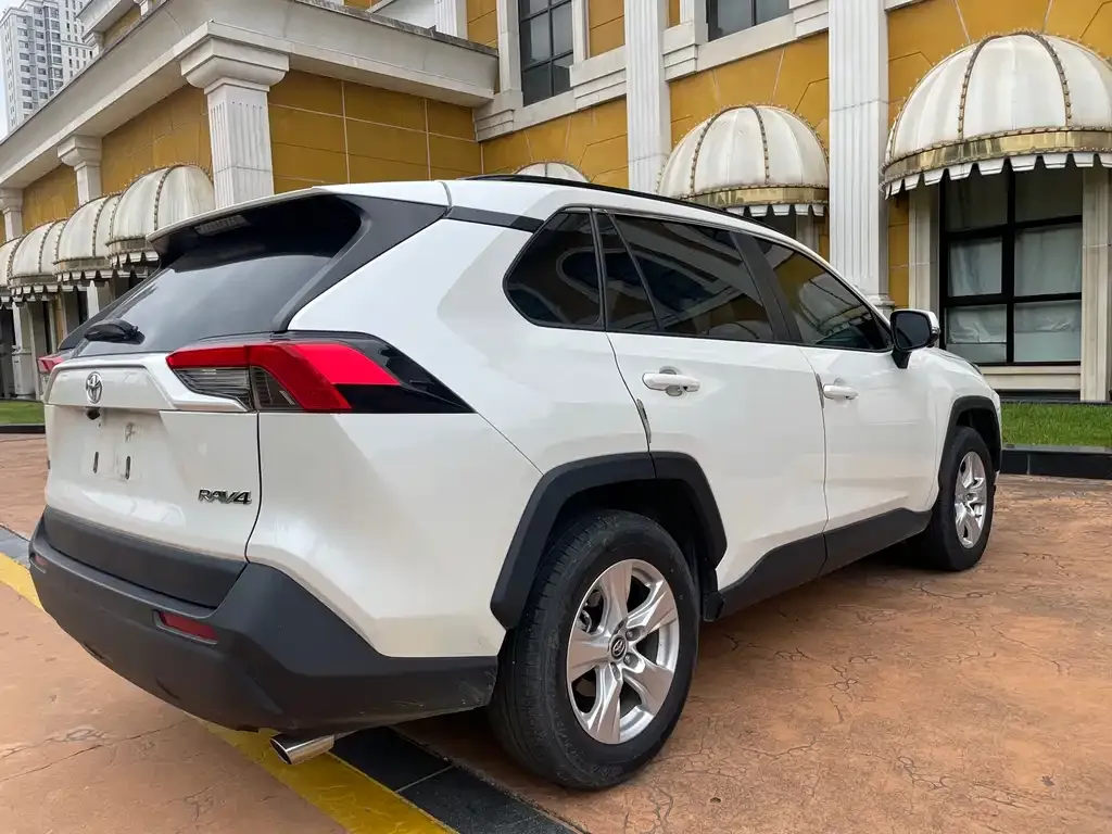 Toyota RAV4 2021 из CN, фото 5
