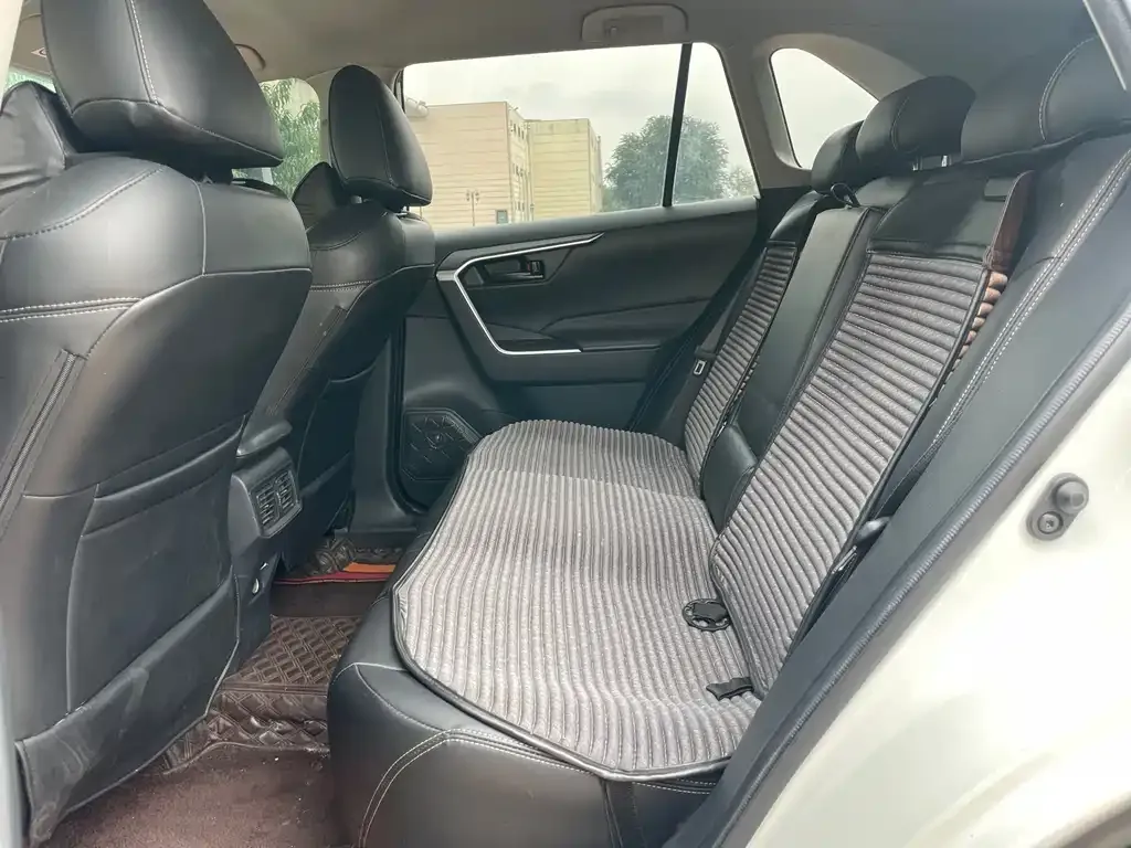 Toyota RAV4 2021 из CN, фото 6