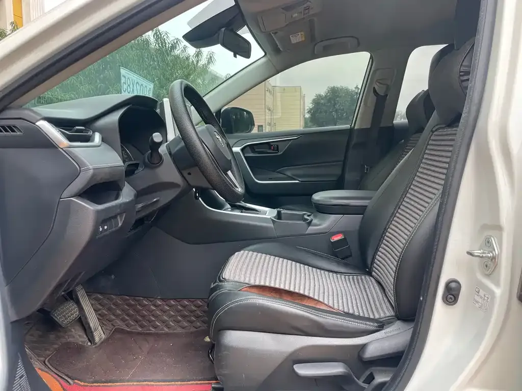 Toyota RAV4 2021 из CN, фото 7
