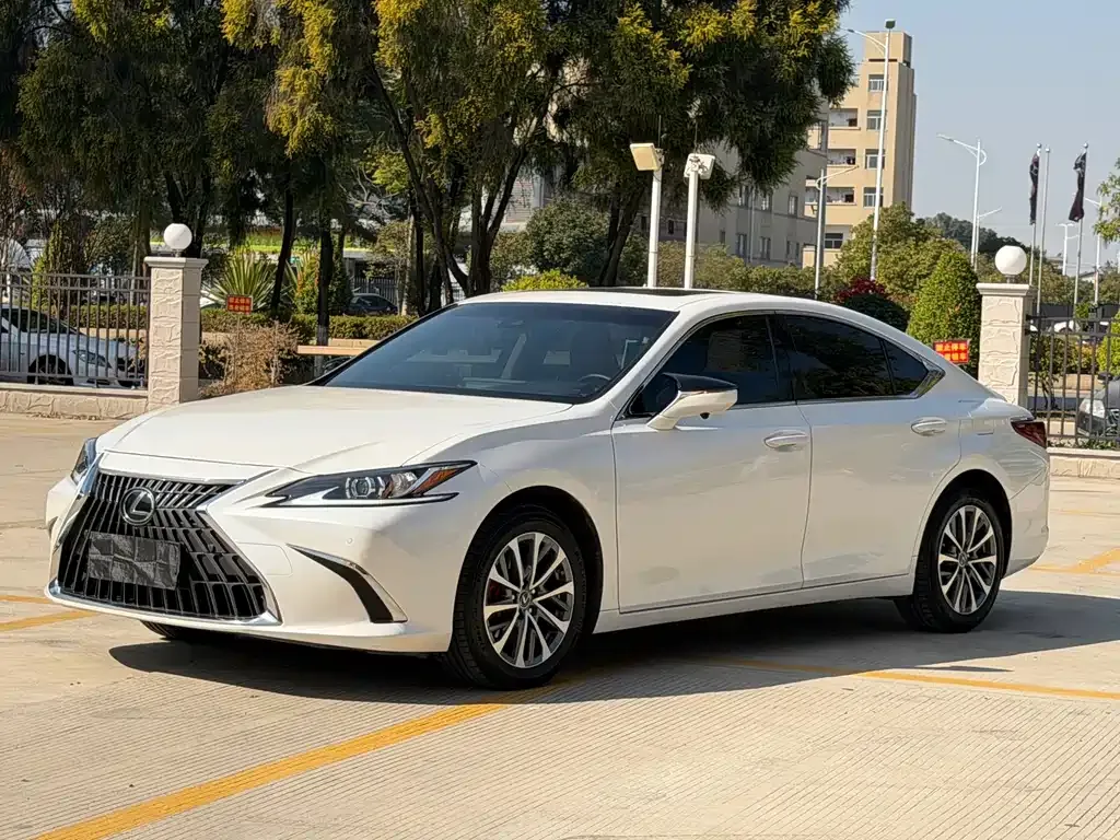 Lexus ES 2023 из CN, фото 1