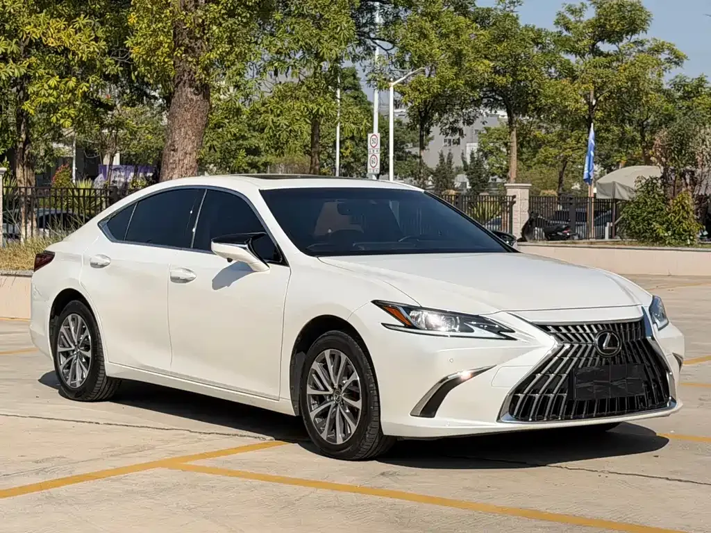 Lexus ES 2023 из CN, фото 5